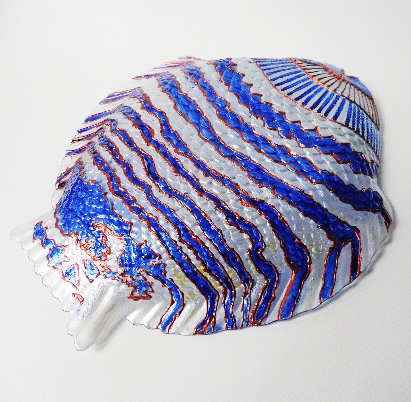 glass fish plate | fish with blue stripes